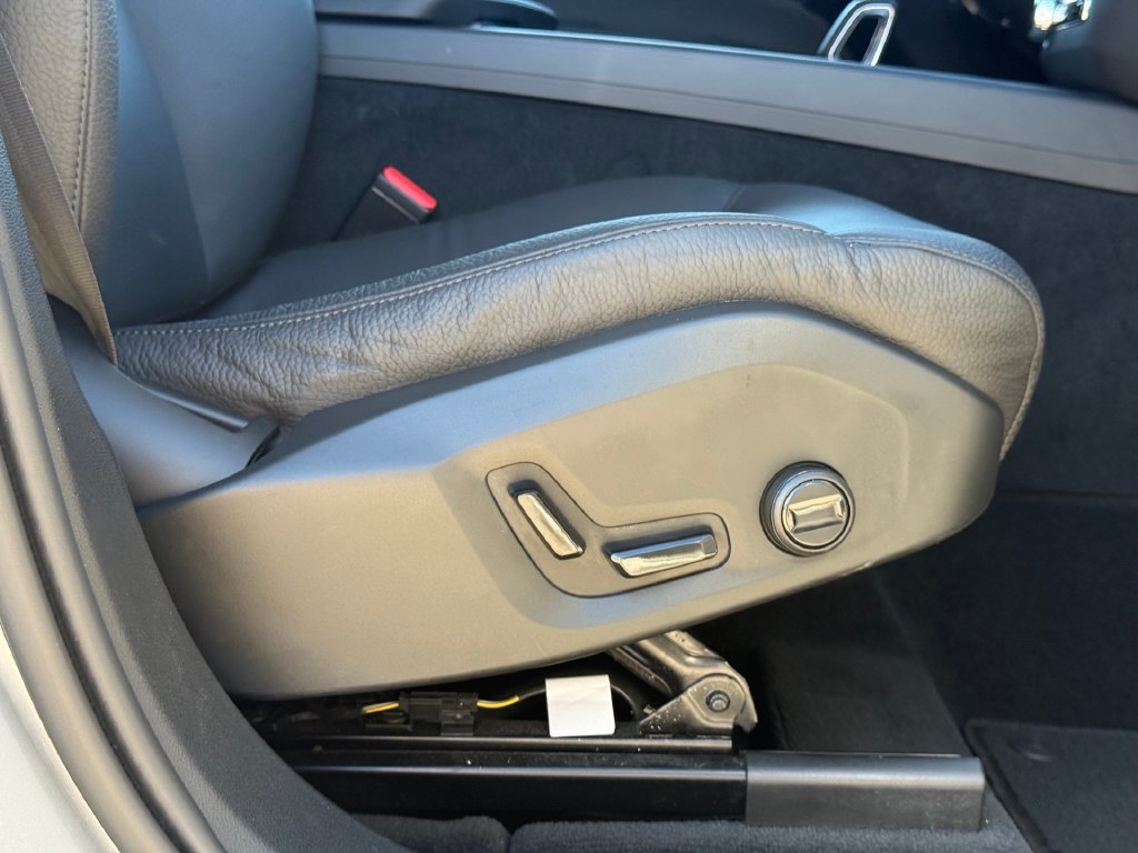 Used 2025 Volvo XC60 B5 Plus w/ Climate Package AWD/4WD image 26