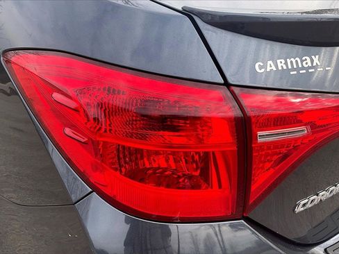 Used 2017 Toyota Corolla SE w/ SE Premium Package image 30