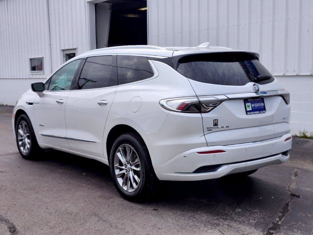 Used 2024 Buick Enclave Avenir w/ Avenir Technology Package AWD/4WD image 3