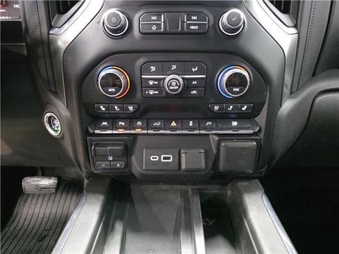 Used 2020 Chevrolet Silverado 1500 LTZ w/ LTZ Plus Package image 11