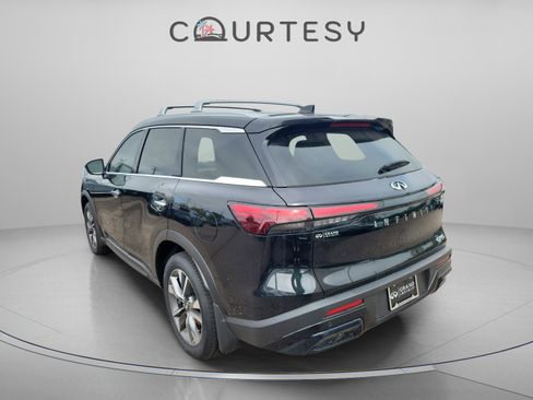 New 2025 INFINITI QX60 Luxe image 3