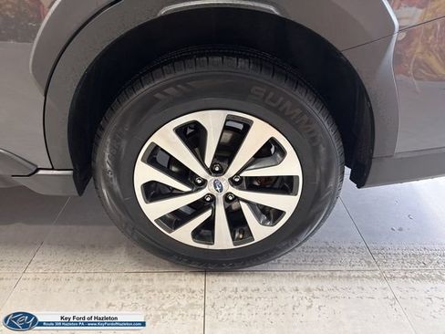 Used 2023 Subaru Outback Premium AWD/4WD image 13