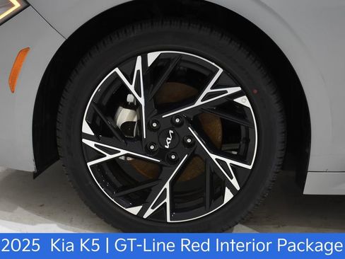 Used 2025 Kia K5 GT-Line w/ GT-Line Premium Package image 7