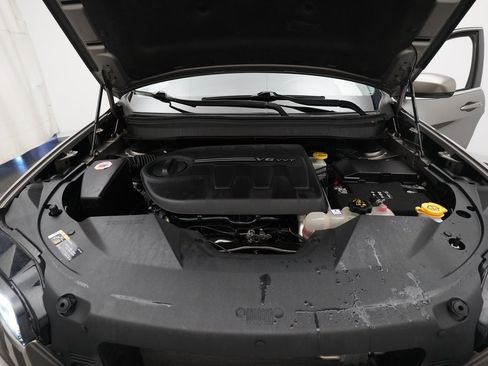 Used 2020 Jeep Cherokee Limited image 3