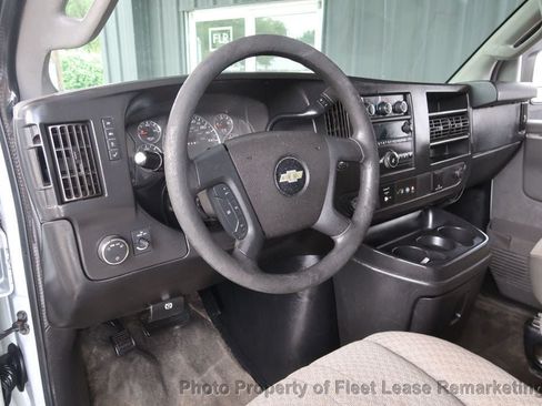Used 2018 Chevrolet Express 3500 LT w/ LT Preferred Equipment Group RWD image 10