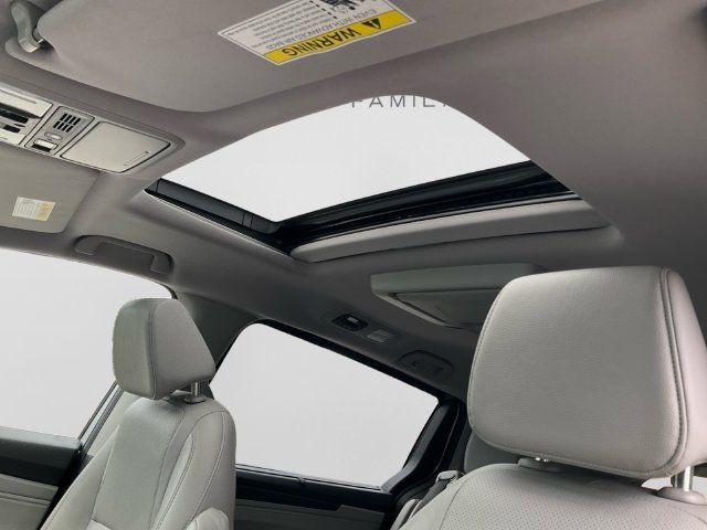 Used 2020 Honda Odyssey Elite image 12