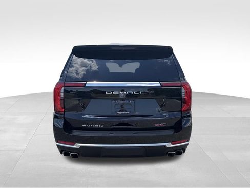 Used 2025 GMC Yukon Denali w/ Sun & Power Step Package AWD/4WD image 18
