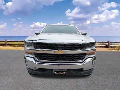 Used 2018 Chevrolet Silverado 1500 LT w/ Texas Edition image 11