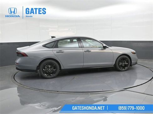 New 2025 Honda Accord SE image 3
