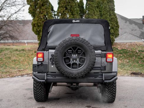 Used 2016 Jeep Wrangler Unlimited Sahara image 6