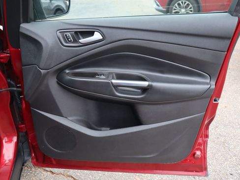 Used 2019 Ford Escape SE image 14