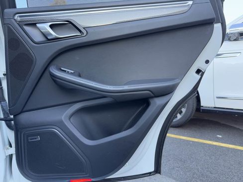 Used 2015 Porsche Macan Turbo image 44