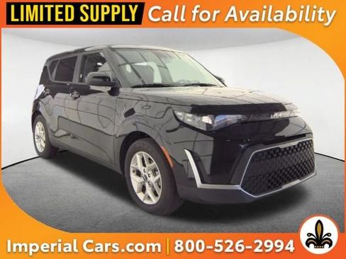 Used 2025 Kia Soul LX w/ LX Technology Package FWD image 1