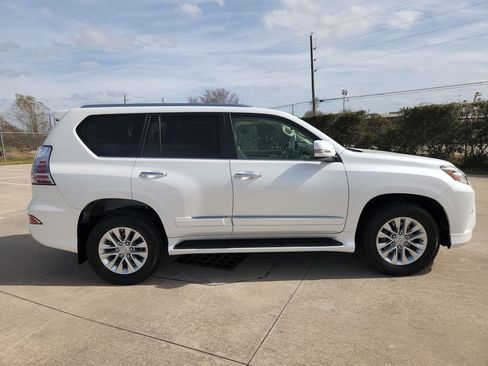 Used 2014 Lexus GX 460 w/ Premium Package image 4