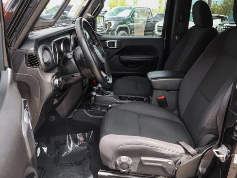 Used 2022 Jeep Wrangler Sport AWD/4WD image 17