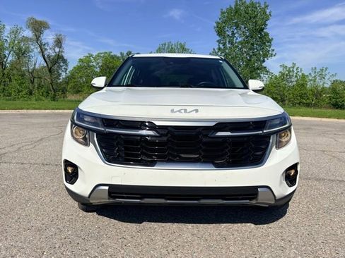 Used 2024 Kia Seltos EX AWD/4WD image 8