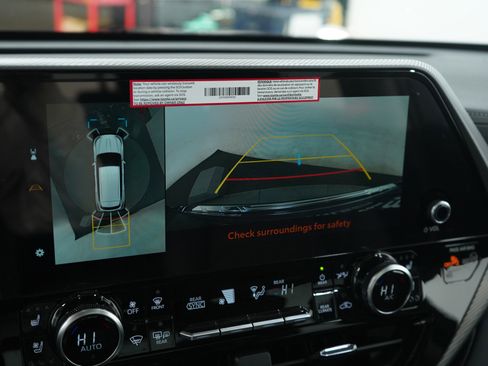 Used 2025 Toyota Highlander Platinum image 24