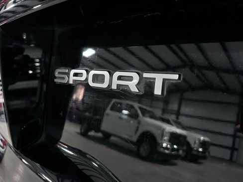 Used 2019 Land Rover Discovery Sport SE image 29