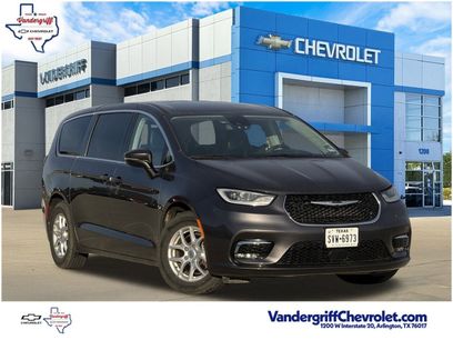 Used 2023 Chrysler Pacifica Touring-L