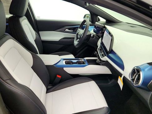 Used 2026 Chevrolet Equinox EV LT image 24