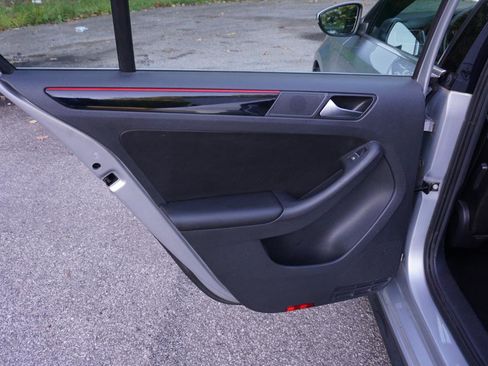 Used 2015 Volkswagen Jetta GLI SE FWD image 25
