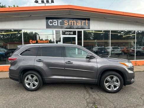 Used 2016 Toyota Highlander Limited Platinum w/ Four Season Floor Mat Package AWD/4WD image 8