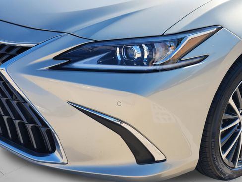 Used 2023 Lexus ES 350 w/ Premium Package FWD image 38