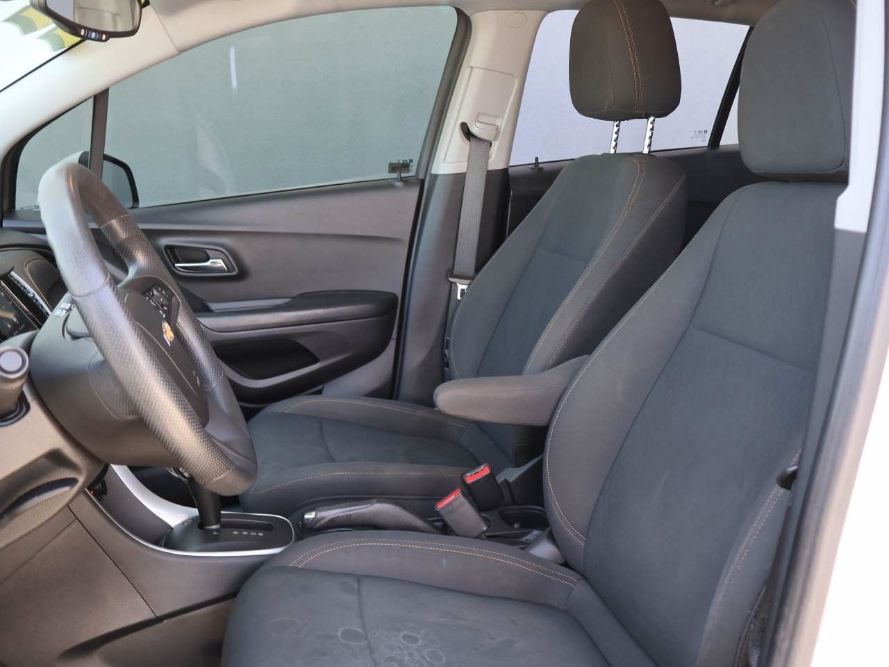 Used 2022 Chevrolet Trax LS w/ Tint and Cruise Package AWD/4WD image 9