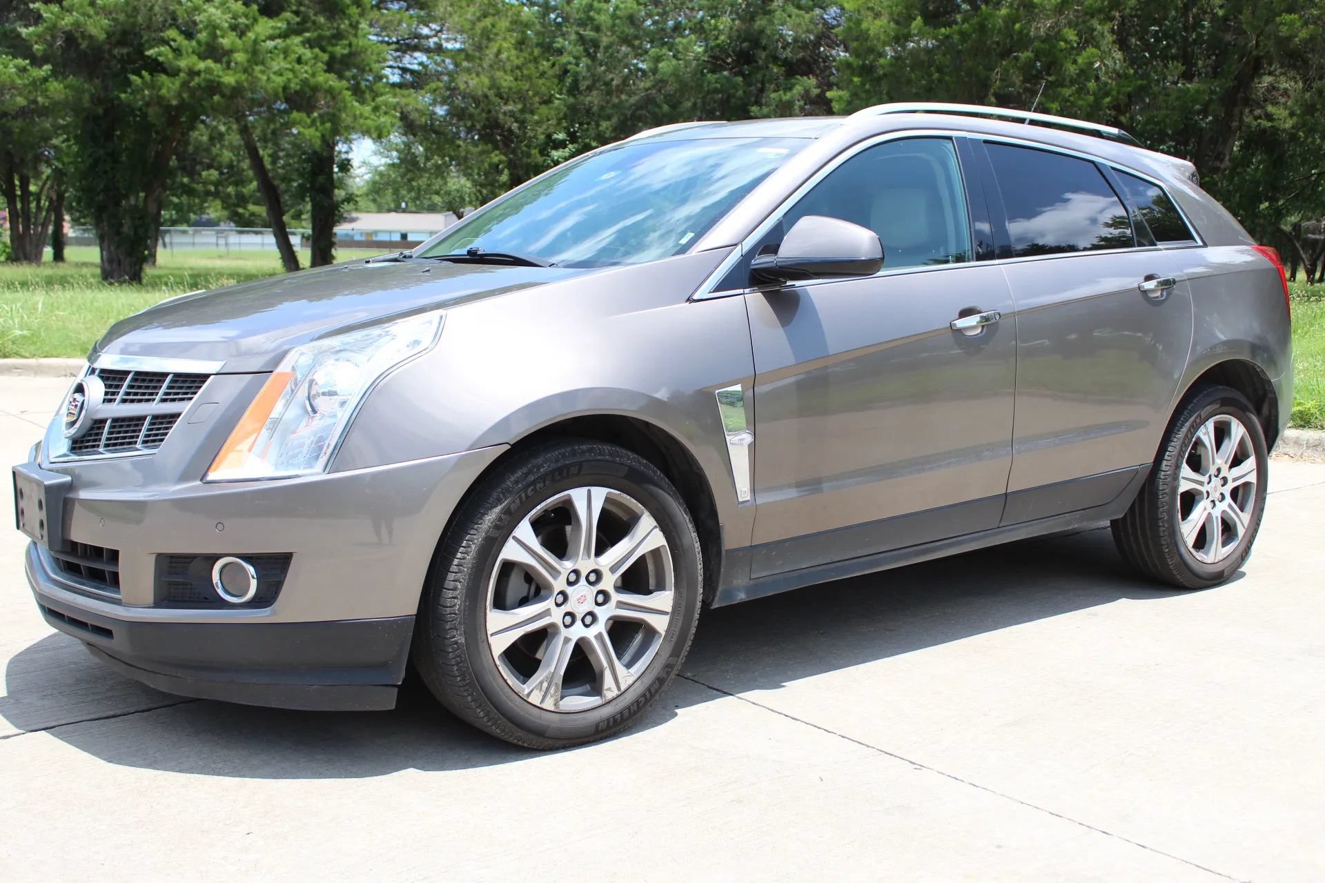 Used 2012 Cadillac SRX Premium FWD image 1