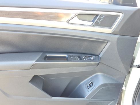 Used 2019 Volkswagen Atlas SE image 15