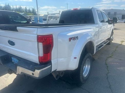 Used 2019 Ford F350 Lariat w/ Lariat Ultimate Package AWD/4WD image 4