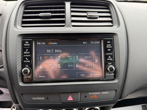 Used 2025 Mitsubishi Outlander Sport ES AWD/4WD image 17