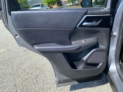 Used 2024 Mitsubishi Outlander SE AWD/4WD image 17
