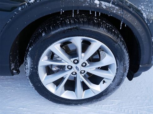 Used 2023 Ford Explorer Platinum w/ Technology Package image 7