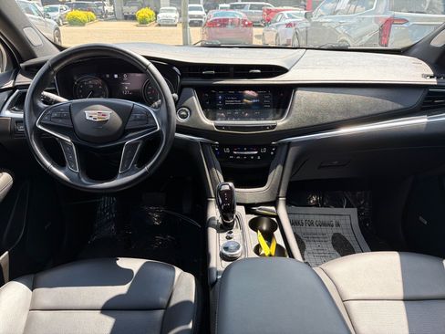 Used 2023 Cadillac XT5 Premium Luxury w/ Technology Package AWD/4WD image 8