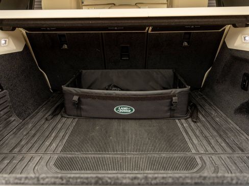 Used 2025 Land Rover Range Rover SE AWD/4WD image 35