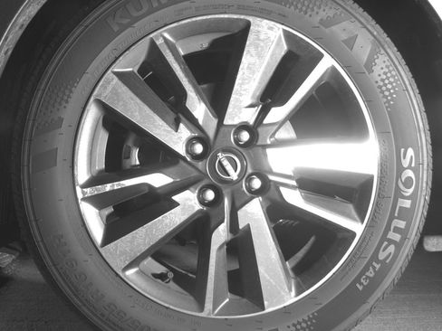 Used 2025 Nissan Versa SV image 12