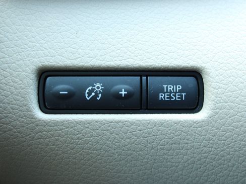 Used 2017 Nissan Rogue Platinum AWD/4WD image 31