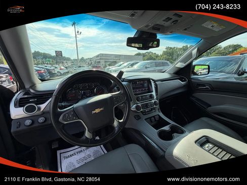 Used 2015 Chevrolet Suburban LT w/ Luxury Package AWD/4WD image 10