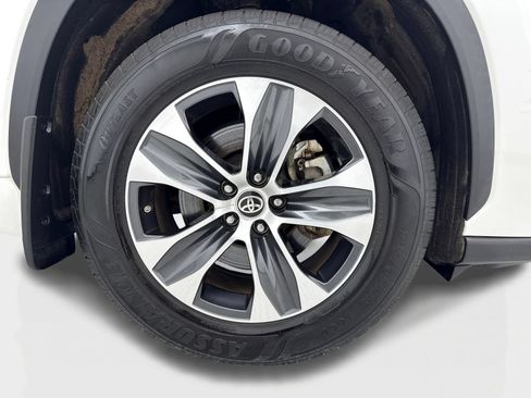 Used 2021 Toyota Highlander XLE FWD image 52