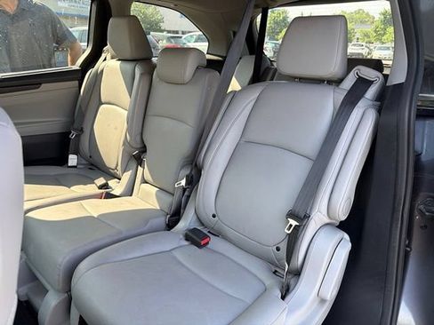 Used 2023 Honda Odyssey EX-L image 16