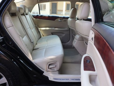 Used 2011 Toyota Avalon Limited FWD image 25