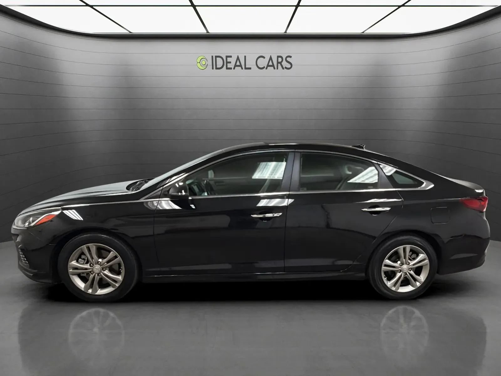 Used 2019 Hyundai Sonata SEL w/ Tech Package 02 FWD image 2