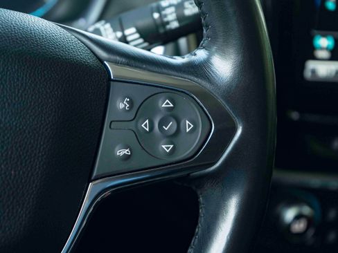 Used 2019 Chevrolet Traverse LT FWD image 22