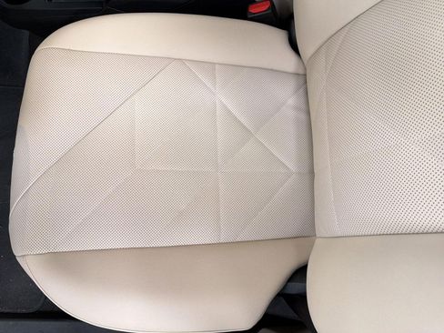 Used 2023 BMW iX xDrive50 w/ Premium Package image 16