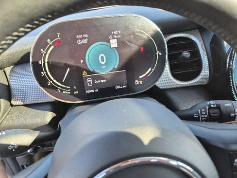 Used 2022 MINI Cooper 4-Door Hardtop w/ Premium Package FWD image 19