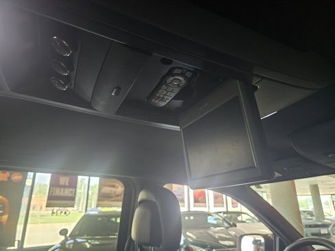 Used 2017 Dodge Grand Caravan SXT w/ Driver Convenience Group FWD image 19