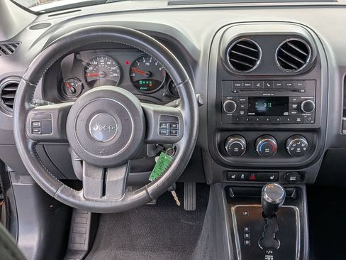 Used 2011 Jeep Patriot Latitude FWD image 18