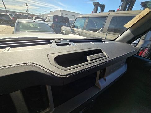 Used 2025 Ford Bronco Outer Banks image 12