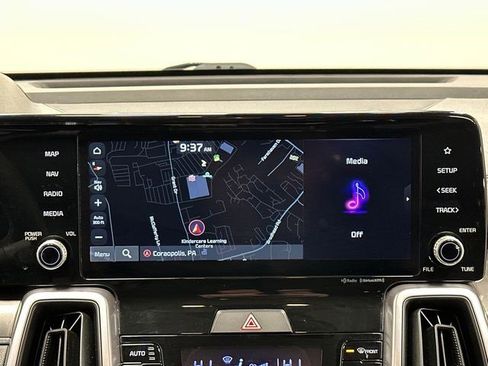 Used 2023 Kia Sorento EX image 11